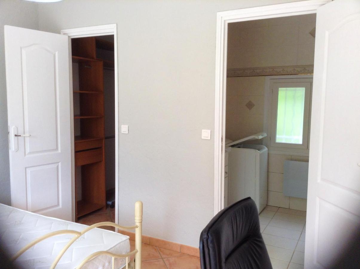 Charmant Appartement A Le Muy Avec Terrasse Et Jardin Exterior foto