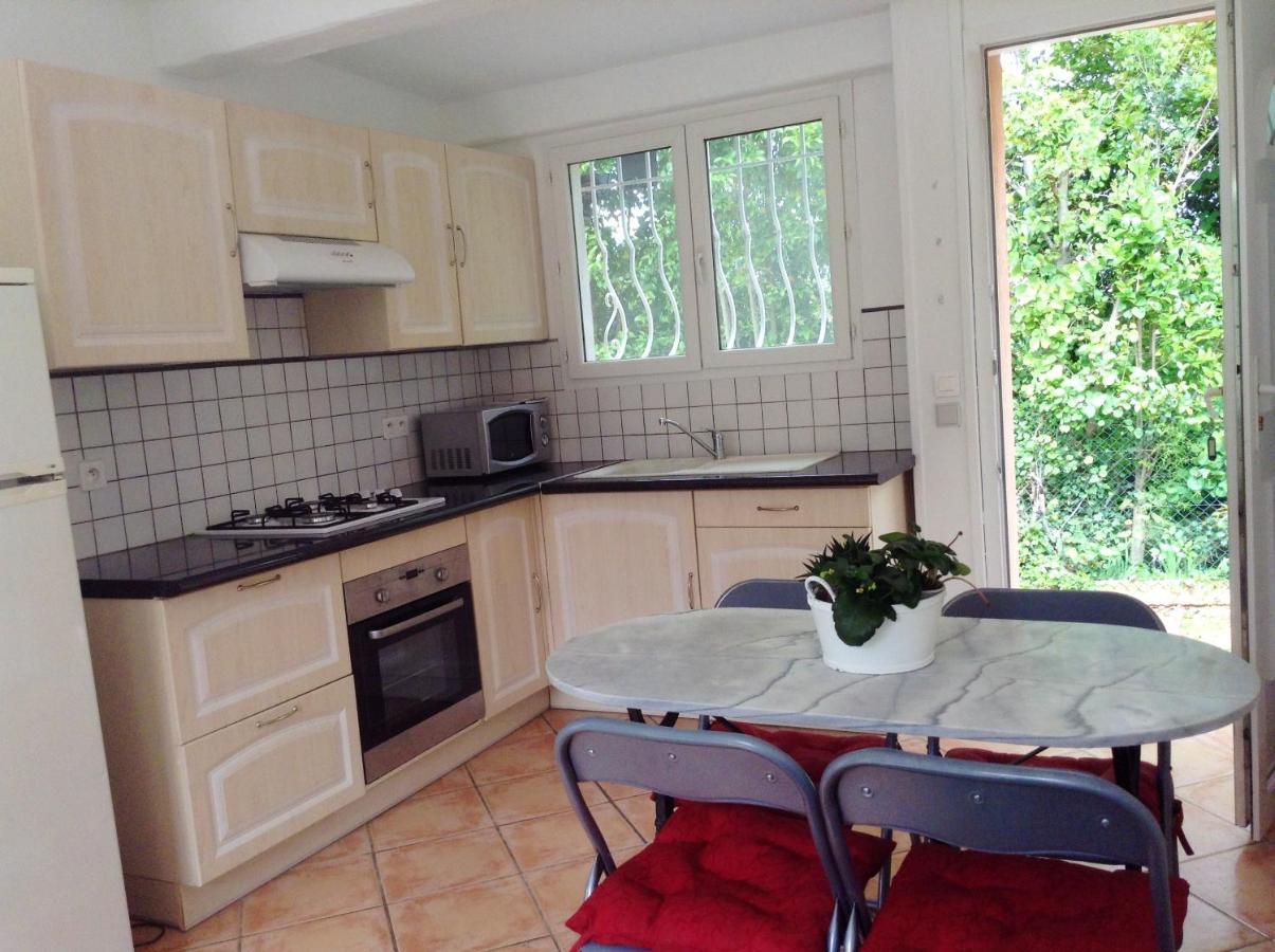 Charmant Appartement A Le Muy Avec Terrasse Et Jardin Exterior foto
